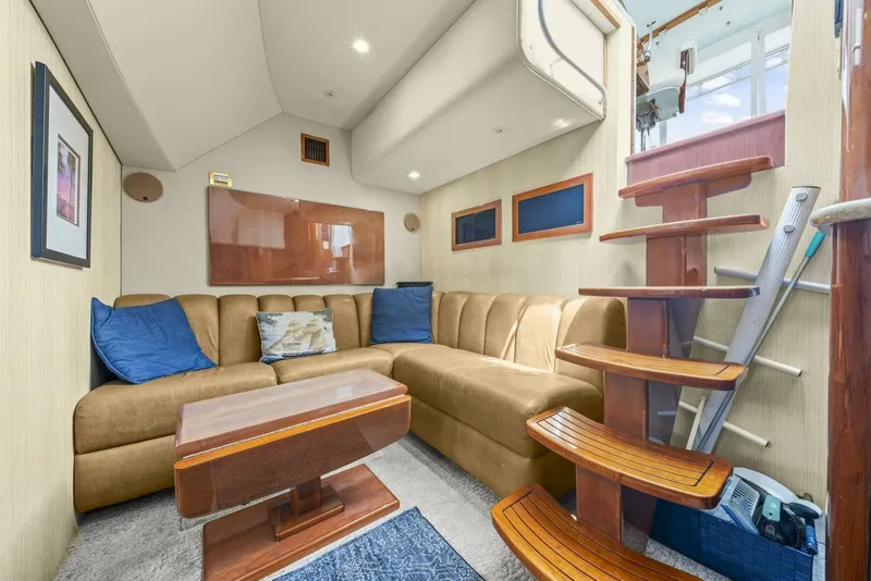 Slide: The Image of 2006 Buddy Davis 48 Express PALE HORSE - 5289860