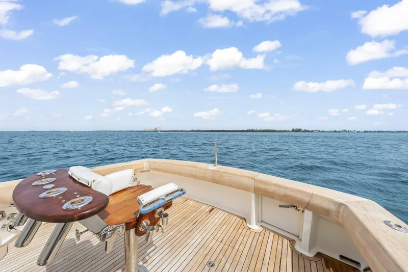 Slide: The Image of 2006 Buddy Davis 48 Express PALE HORSE - 5289866