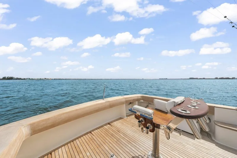 Slide: The Image of 2006 Buddy Davis 48 Express PALE HORSE - 5289864