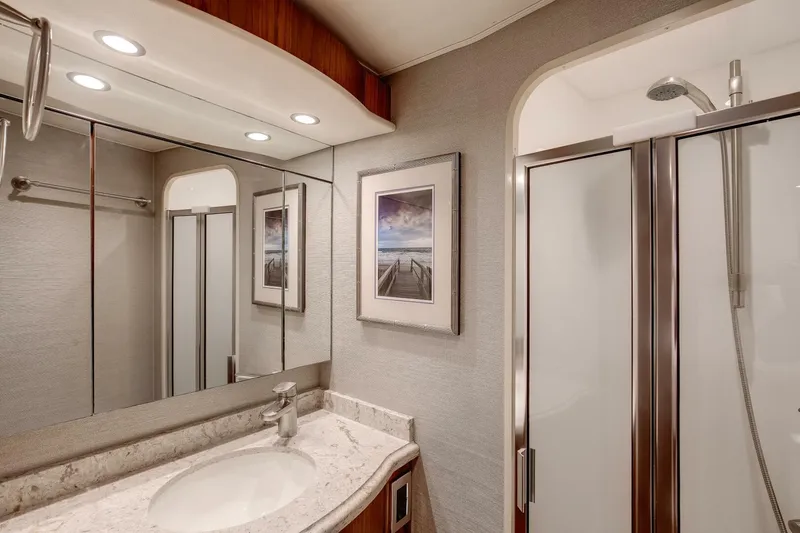 Slide: The Image of Viking 62 On the Edge III VIP Head 2019 Viking 62 On the Edge III - 5138509