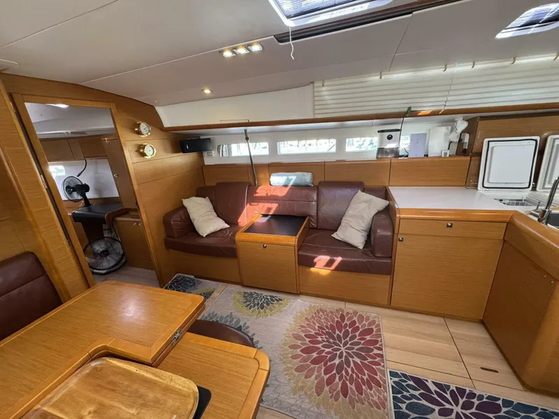 Slide: The Image of Saloon 3 Saloon 3 - 5140531