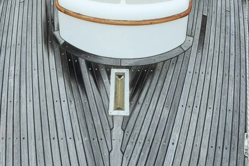 Slide: The Image of Mason 33 Sloop 1985 - 5146090