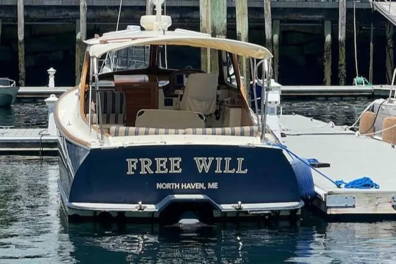 Slide: The Image of Hinckley Yachts Extended Hardtop Pilothouse 36 Picnic Boat 2003 - 5145620