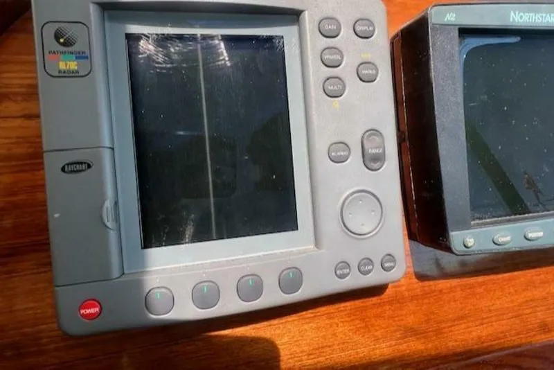 Slide: The Image of Hinckley Yachts Extended Hardtop Pilothouse 36 Picnic Boat 2003 - 5145611