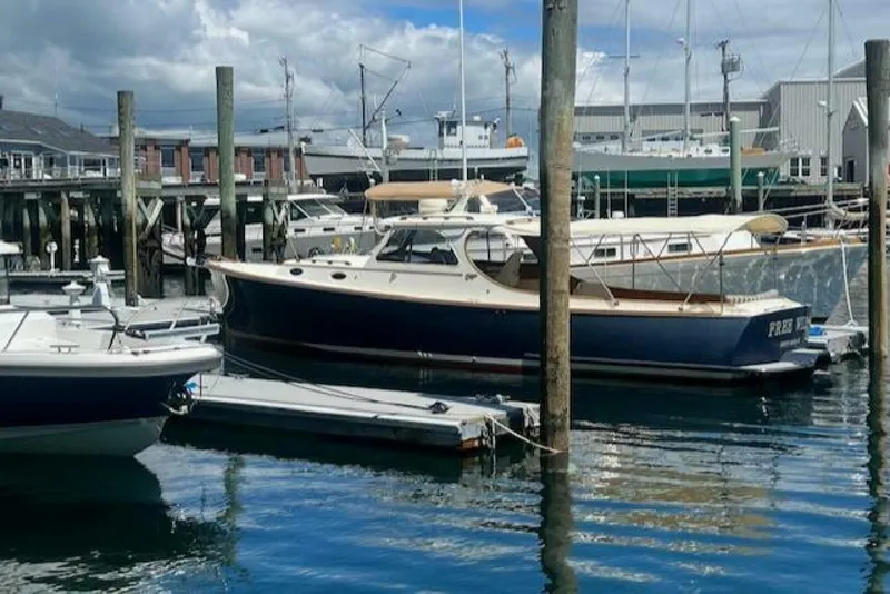 Slide: The Image of Hinckley Yachts Extended Hardtop Pilothouse 36 Picnic Boat 2003 - 5145592