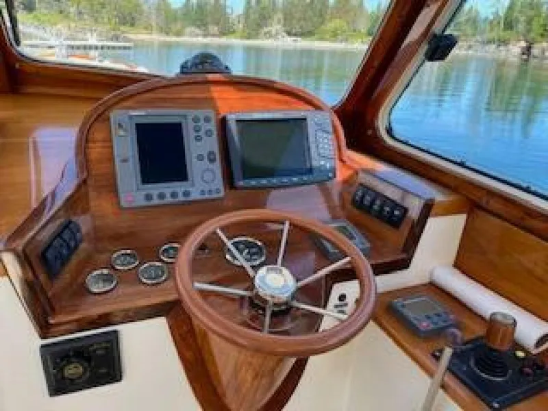 Slide: The Image of Hinckley Yachts Extended Hardtop Pilothouse 36 Picnic Boat 2003 - 5145618