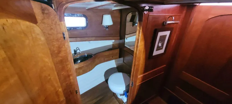 Slide: The Image of Custom Holland Hardtop Cruiser 2000 - 5146304