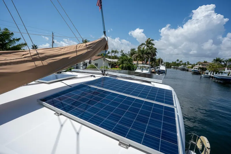 Slide: The Image of Lagoon 42 2009 - 5173927