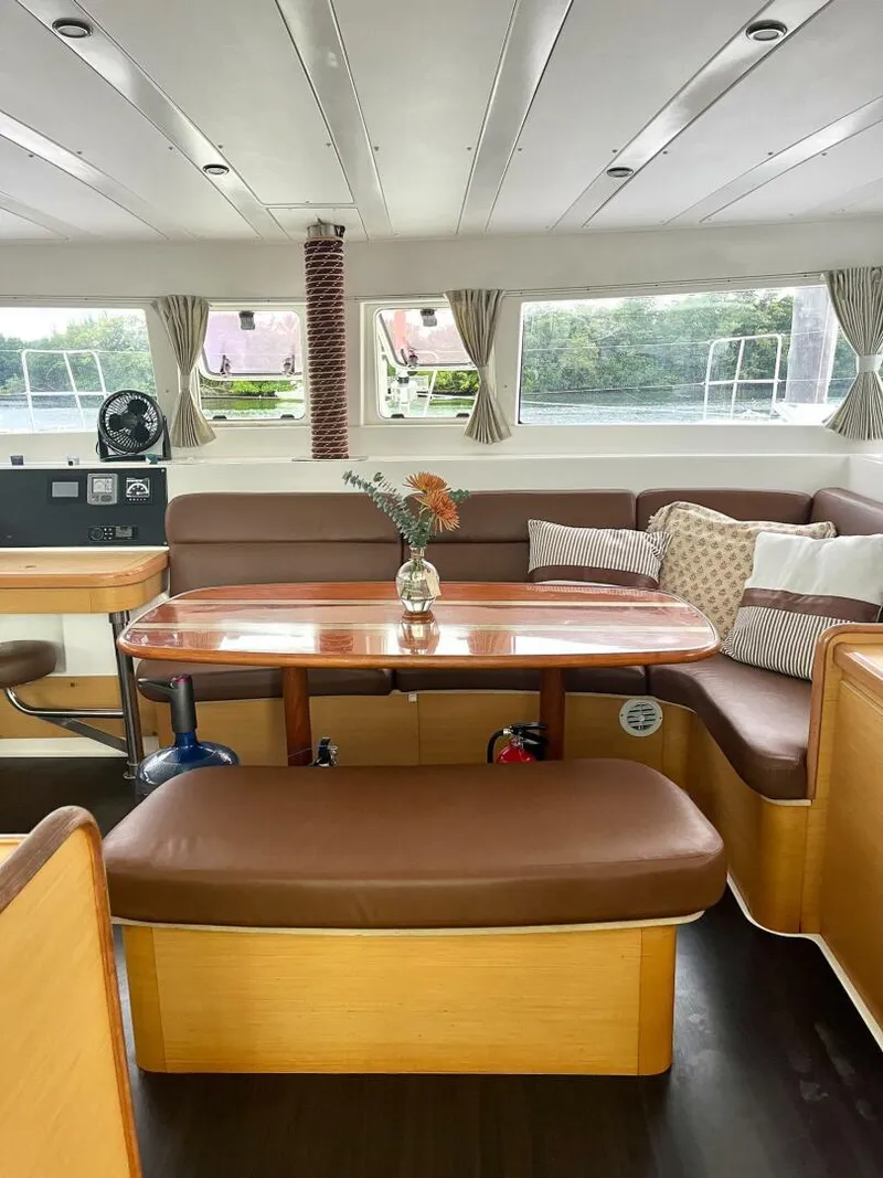 Slide: The Image of Lagoon 42 2009 - 5142475