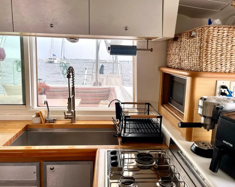 Slide: The Image of Lagoon 42 2009 - 5142478