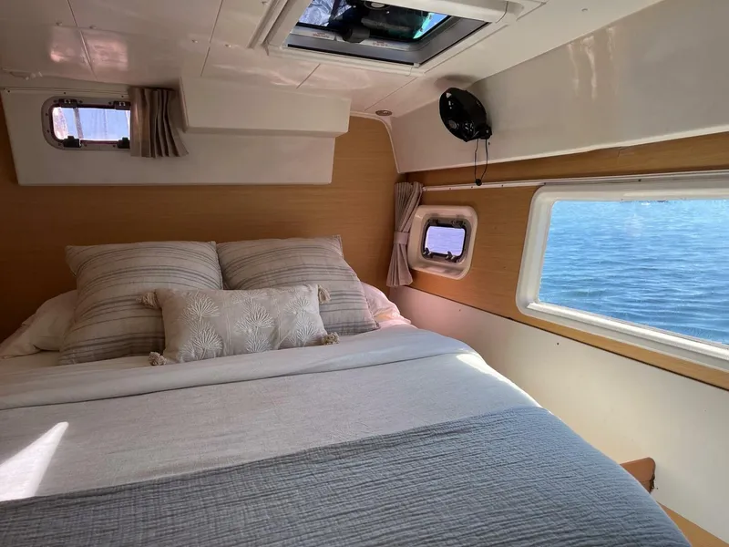 Slide: The Image of Lagoon 42 2009 - 5142481