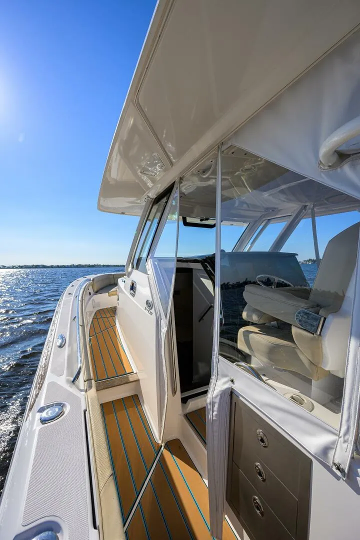 Slide: The Image of Pursuit 40 2017 - Exterior Helm 2017 Pursuit 40 Center Console - 5142012