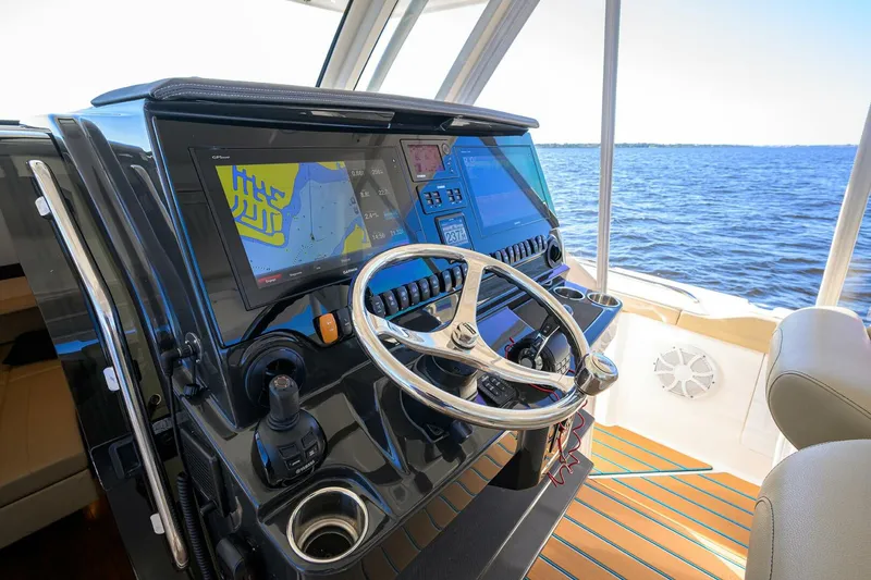 Slide: The Image of Pursuit 40 2017 - Exterior Helm 2017 Pursuit 40 Center Console - 5142016
