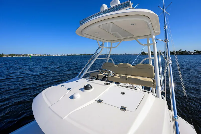 Slide: The Image of Pursuit 40 2017 - Exterior Tower 2017 Pursuit 40 Center Console - 5142034