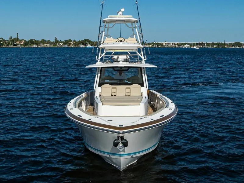 Slide: The Image of Pursuit 40 2017 - Exterior Profile 2017 Pursuit 40 Center Console - 5142020