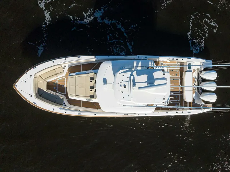 Slide: The Image of Pursuit 40 2017 - Exterior Profile 2017 Pursuit 40 Center Console - 5142025