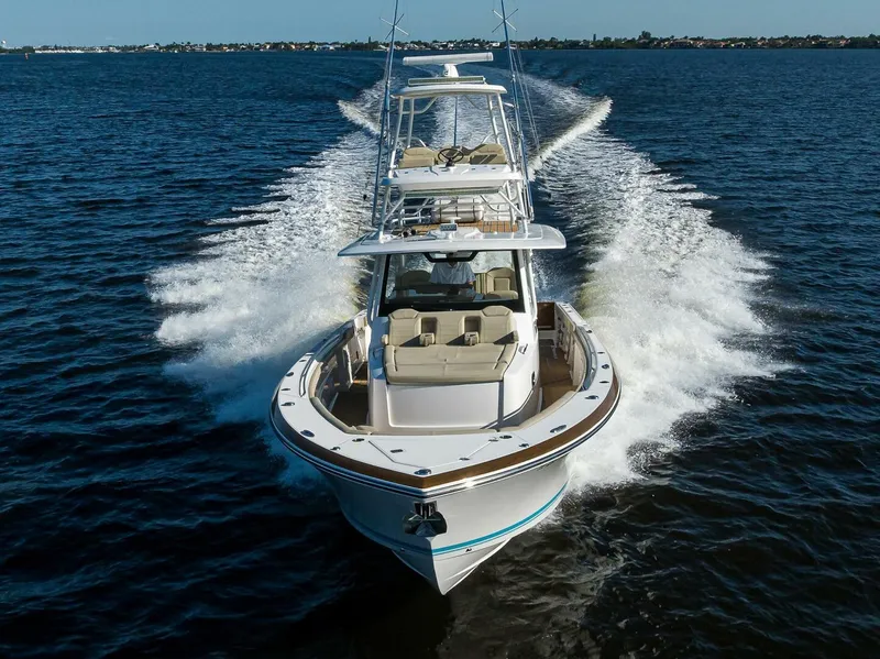 Slide: The Image of Pursuit 40 2017 - Exterior Profile 2017 Pursuit 40 Center Console - 5142027