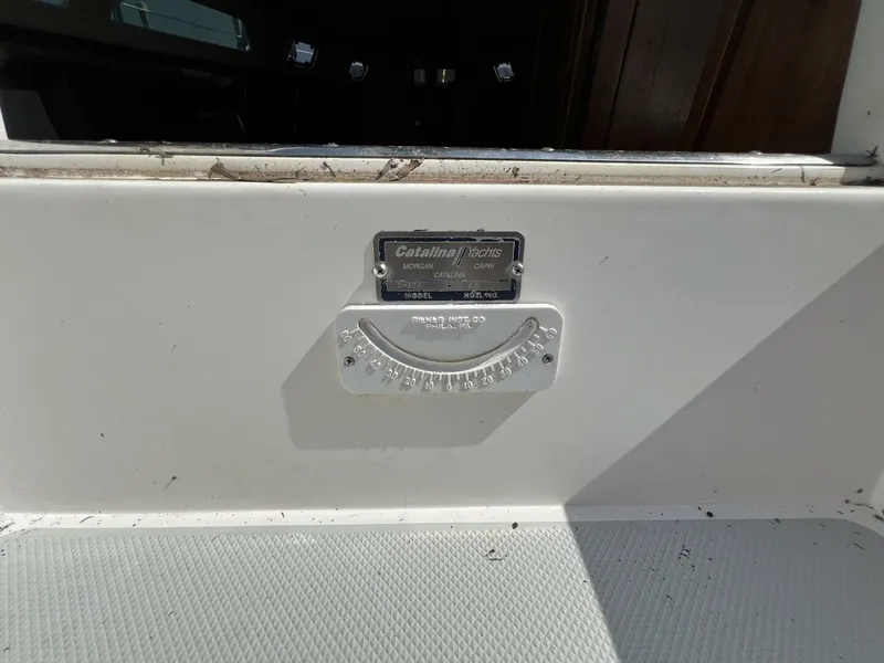 Slide: The Image of Catalina 320 1994 - 5622126