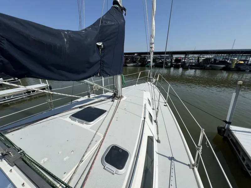 Slide: The Image of Catalina 320 1994 - 5622127