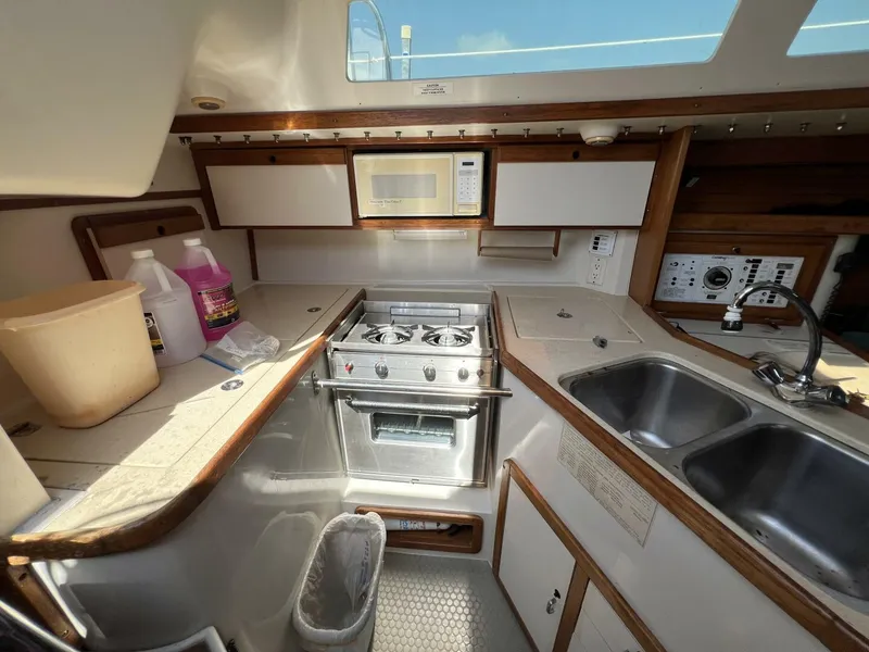 Slide: The Image of Catalina 320 1994 - 5622136