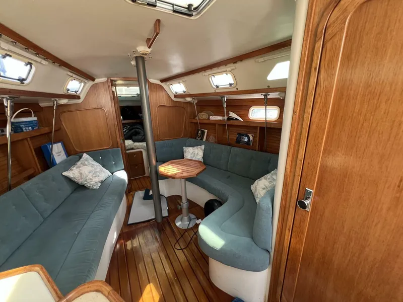 Slide: The Image of Catalina 320 1994 - 5622139