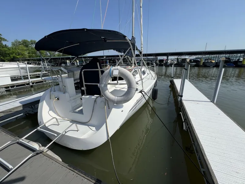 Slide: The Image of Catalina 320 1994 - 5622113