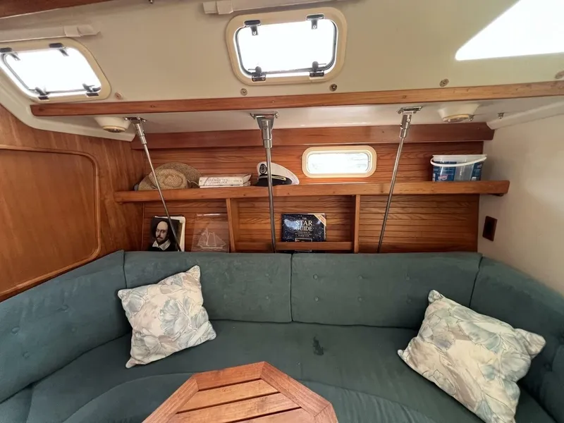 Slide: The Image of Catalina 320 1994 - 7510975