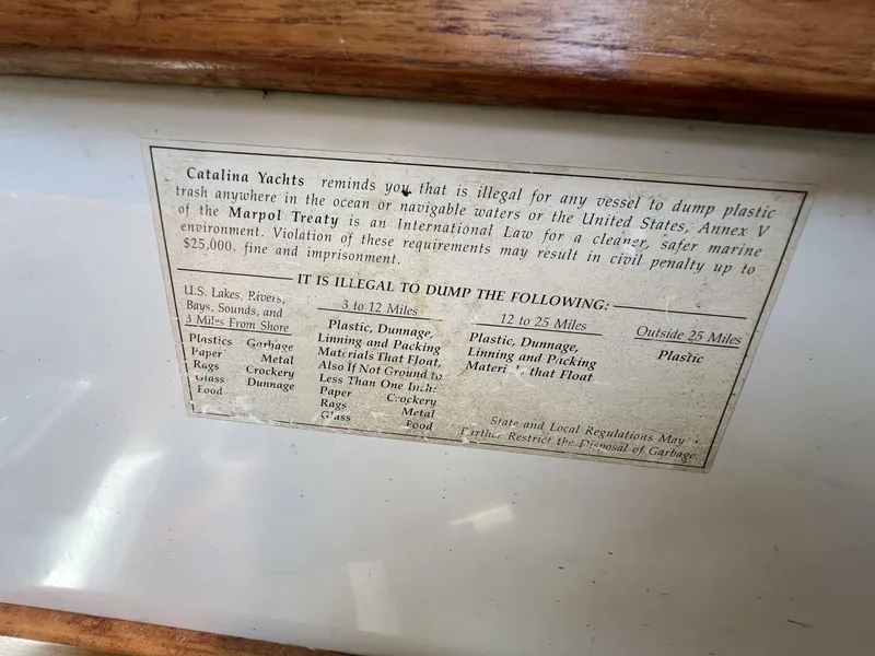 Slide: The Image of Catalina 320 1994 - 5622149