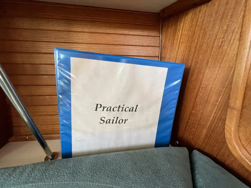 Slide: The Image of Catalina 320 1994 - 5622152