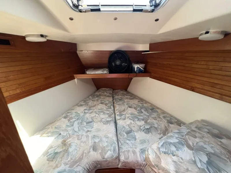 Slide: The Image of Catalina 320 1994 - 5622155