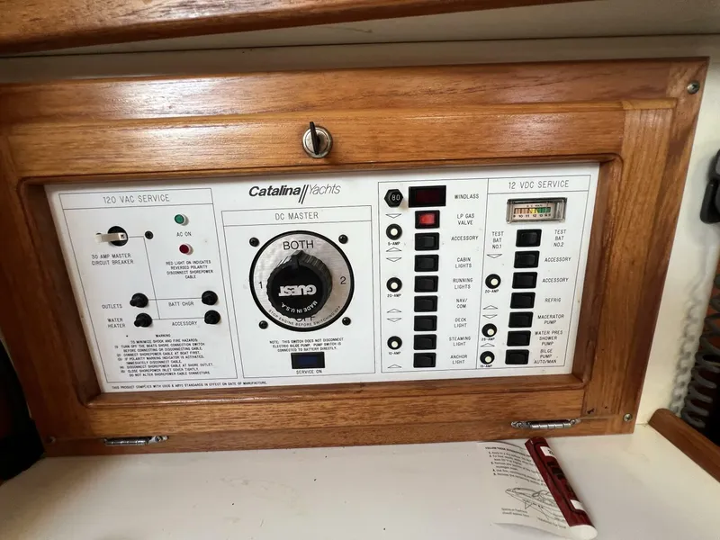 Slide: The Image of Catalina 320 1994 - 5622165