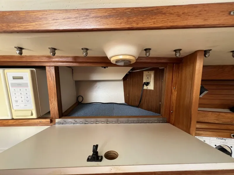 Slide: The Image of Catalina 320 1994 - 5622181