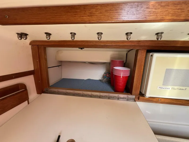 Slide: The Image of Catalina 320 1994 - 5622182