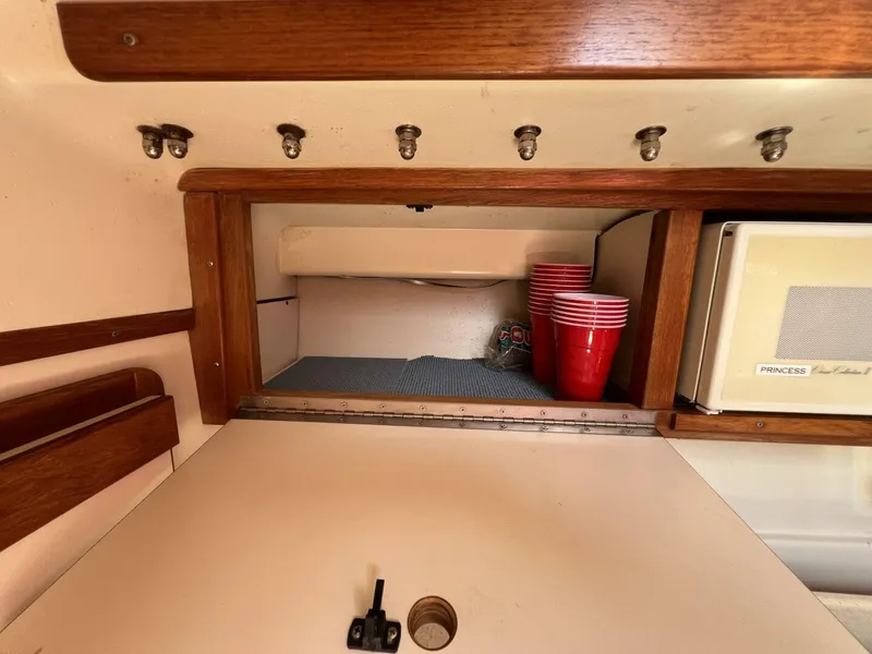 Slide: The Image of Catalina 320 1994 - 5622184