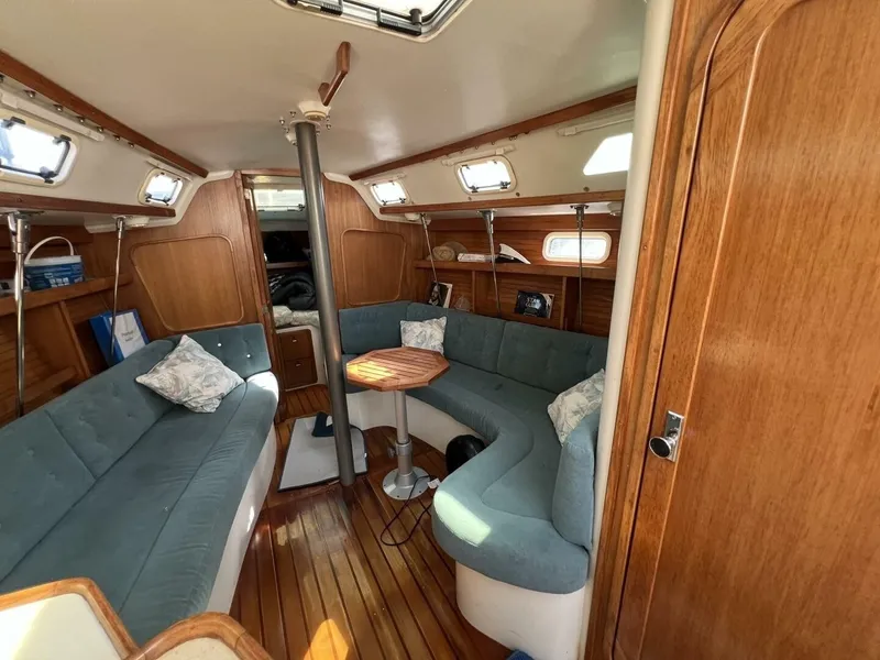 Slide: The Image of Catalina 320 1994 - 7510956