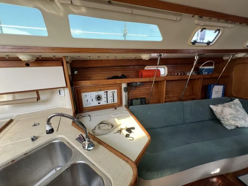 Slide: The Image of Catalina 320 1994 - 7510957