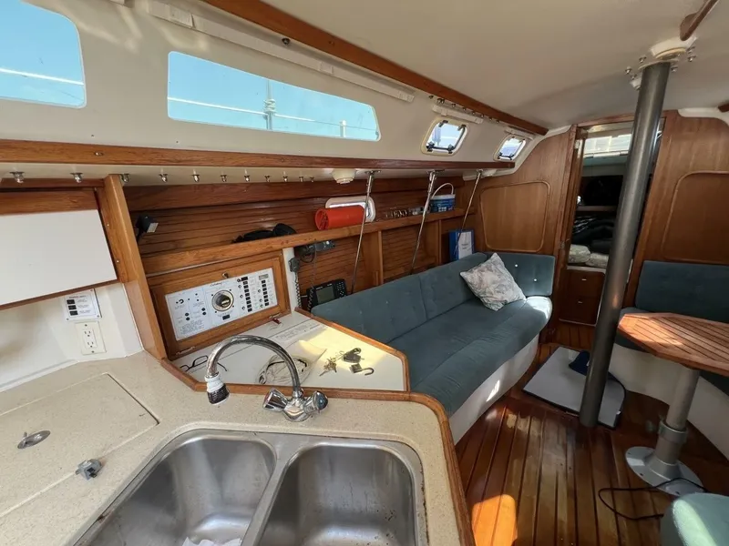 Slide: The Image of Catalina 320 1994 - 7510955