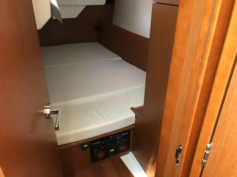 Slide: The Image of Beneteau Oceanis 38 Weekender 2017 - 5142685