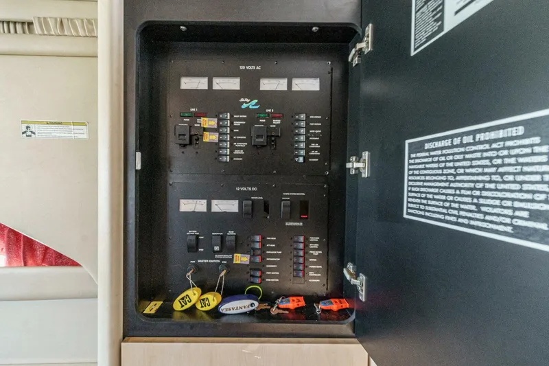 Slide: The Image of Sea Ray 370 Aft Cabin 1999 - 5176590