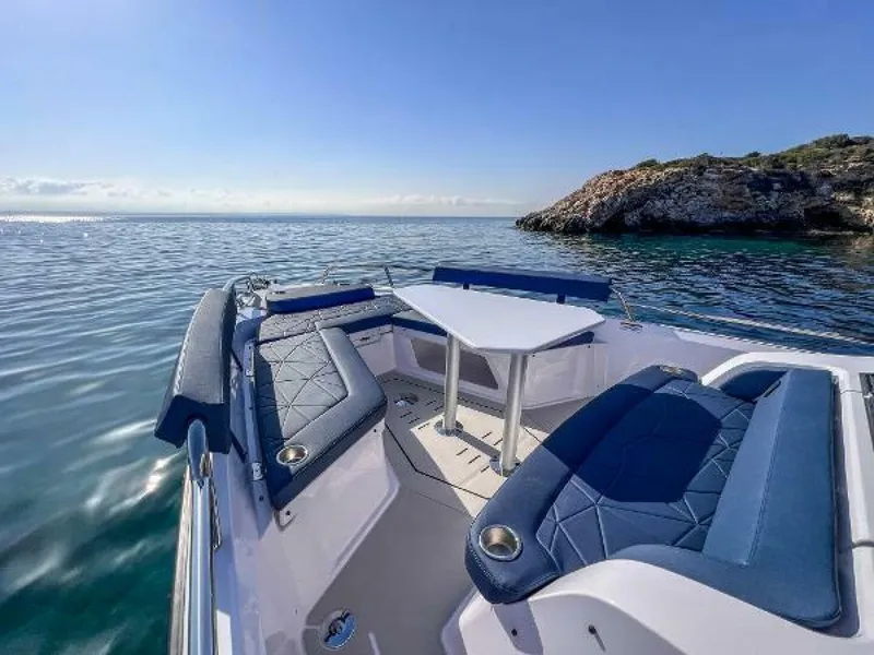 Slide: The Image of Axopar XC Cross Cabin 2025 - 5142778