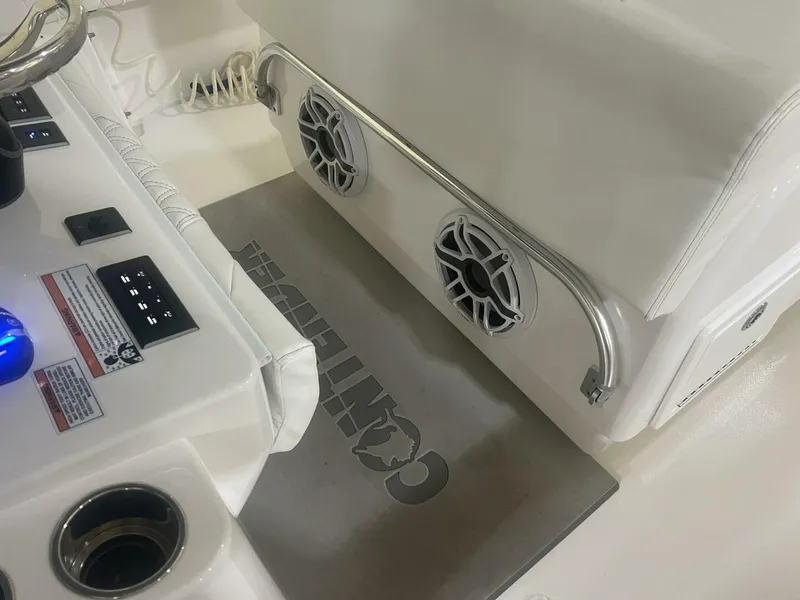 Slide: The Image of Contender 39 2022 - 5143114