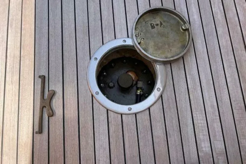 Slide: The Image of Duffy Pilots Point 31 Downeast Express 1999 - 5146507