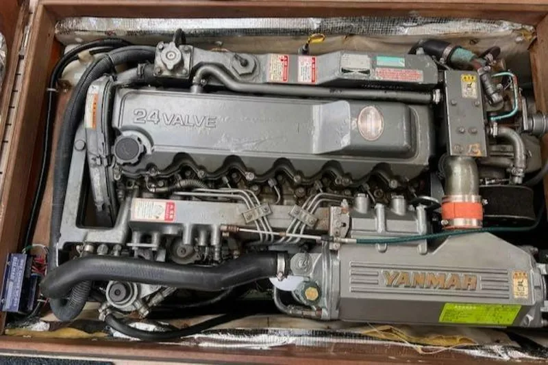 Slide: The Image of Duffy Pilots Point 31 Downeast Express 1999 - 5146512