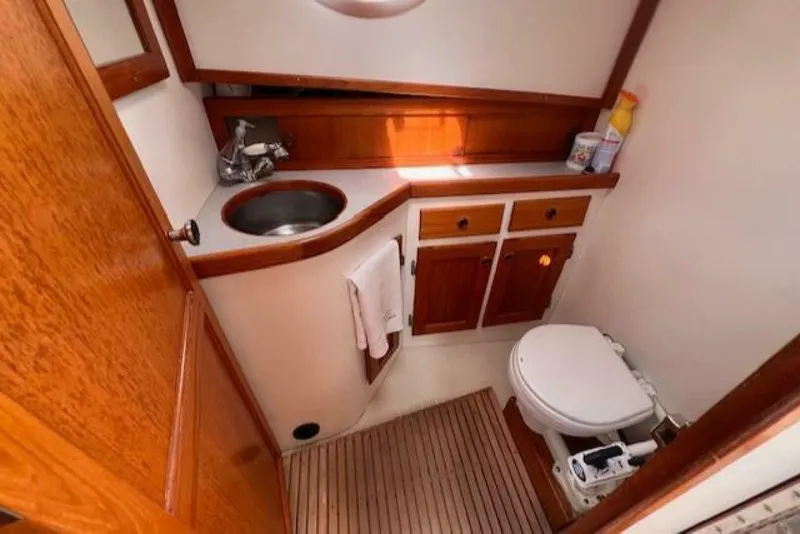 Slide: The Image of Duffy Pilots Point 31 Downeast Express 1999 - 5146520