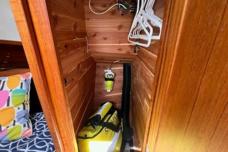 Slide: The Image of Duffy Pilots Point 31 Downeast Express 1999 - 5146522