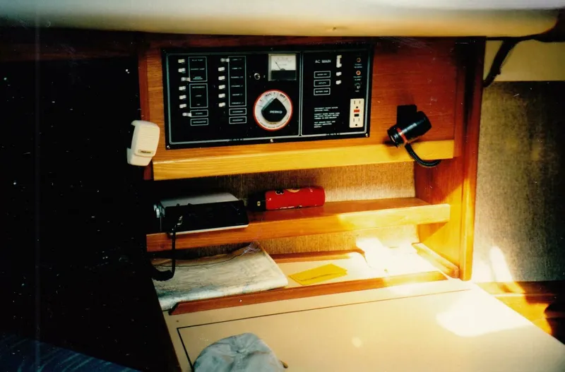 Slide: The Image of CAL Sloop 1988 - 5146008