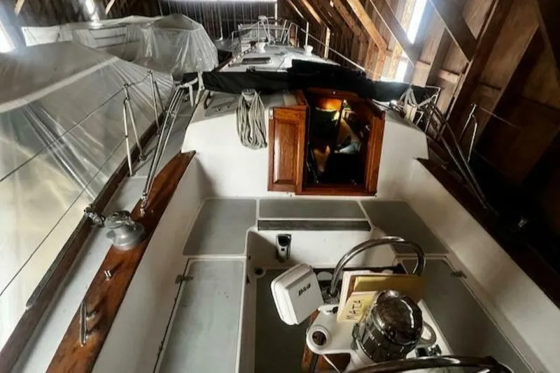 Slide: The Image of Gulfstar 37 Sloop 1979 - 5145470