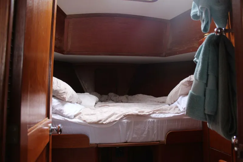 Slide: The Image of Gulfstar 37 Sloop 1979 - 5406847