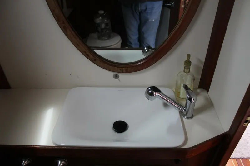 Slide: The Image of Gulfstar 37 Sloop 1979 - 5406849