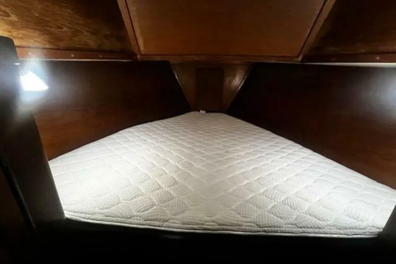 Slide: The Image of Gulfstar 37 Sloop 1979 - 5145476